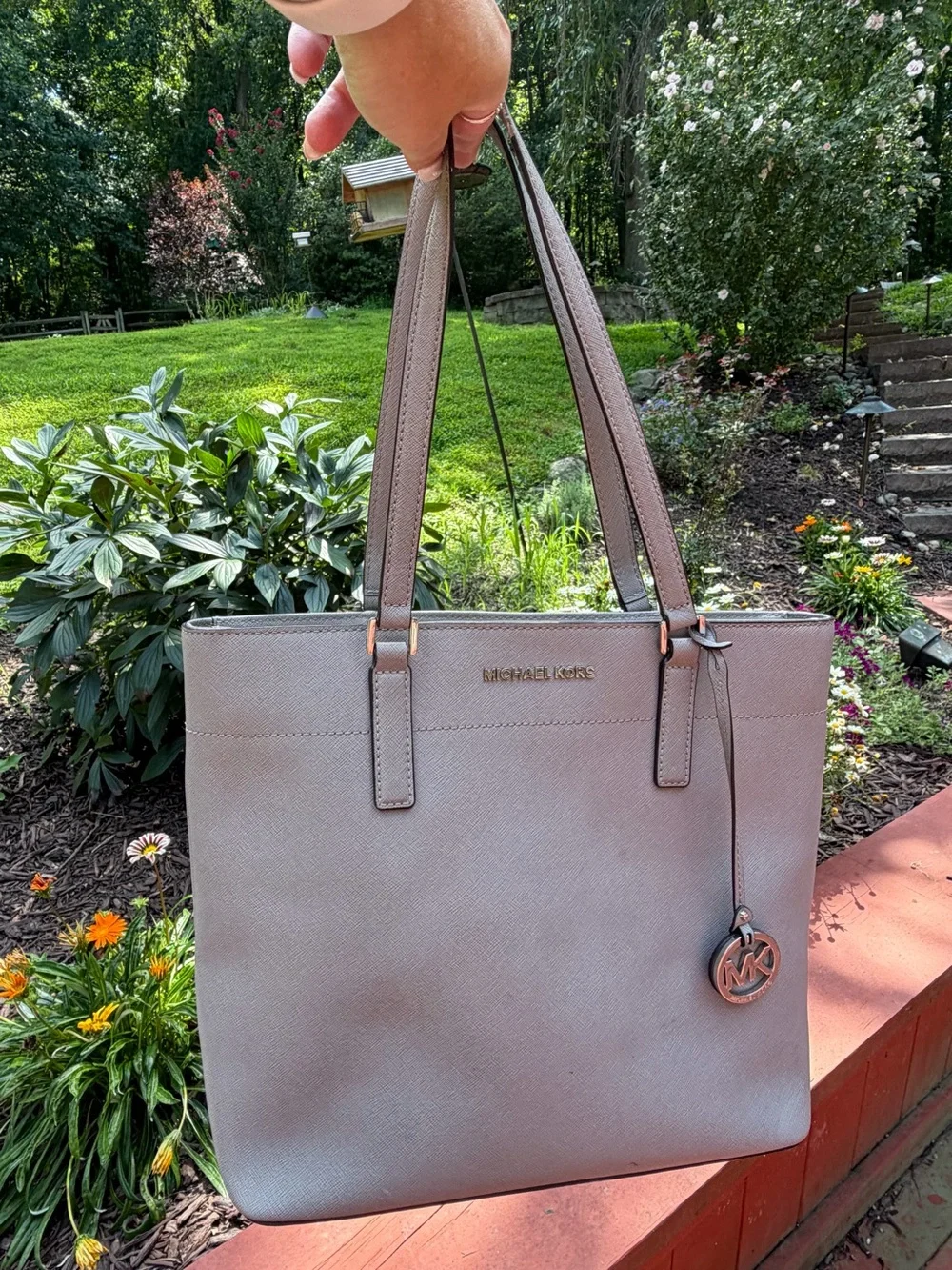 Michael Kors EUC Large Light Gray Saffiano Leather Tote Satchel with Hang Tag